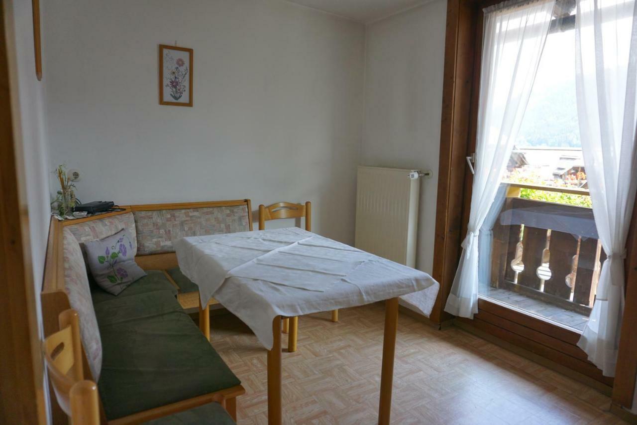 Haus Waldblick Apartment Weissensee Bagian luar foto