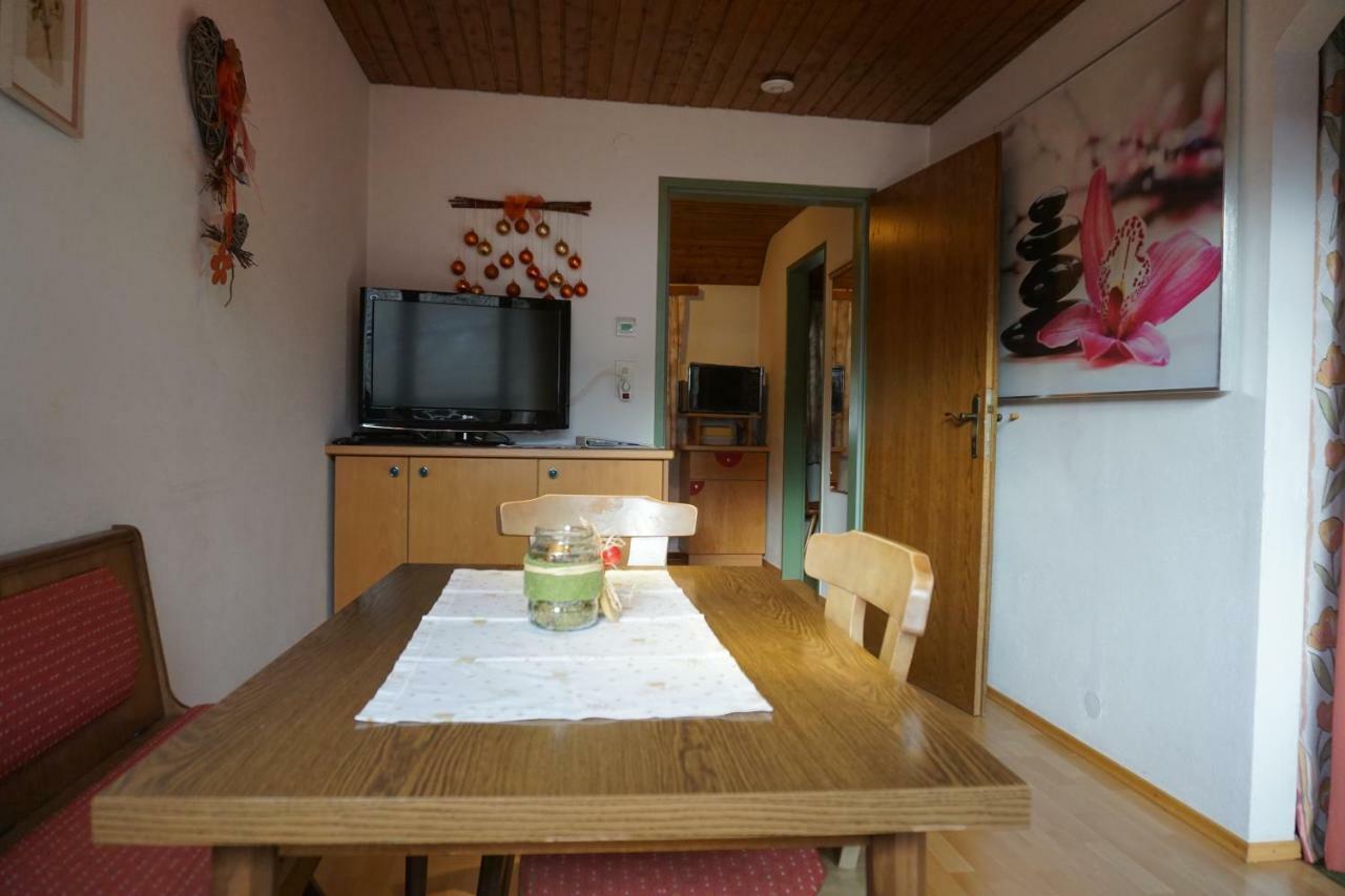 Haus Waldblick Apartment Weissensee Bagian luar foto