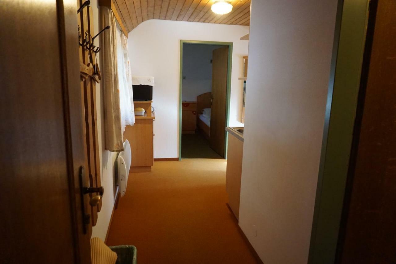 Haus Waldblick Apartment Weissensee Bagian luar foto