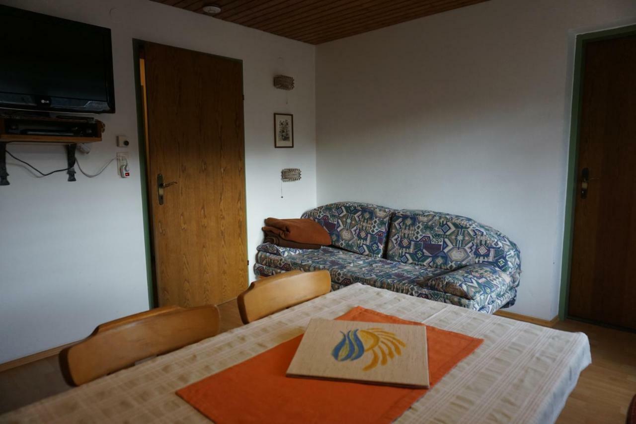 Haus Waldblick Apartment Weissensee Bagian luar foto