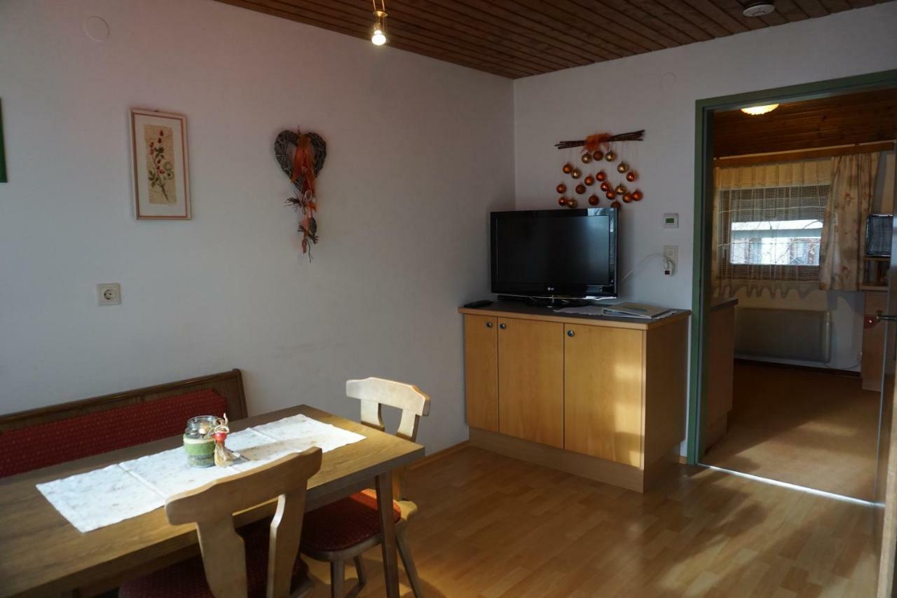 Haus Waldblick Apartment Weissensee Bagian luar foto